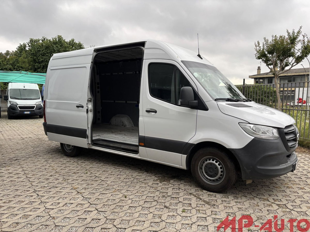 Mercedes-Benz Sprinter K43/35 315 CDI RWD TA Tourer (4)