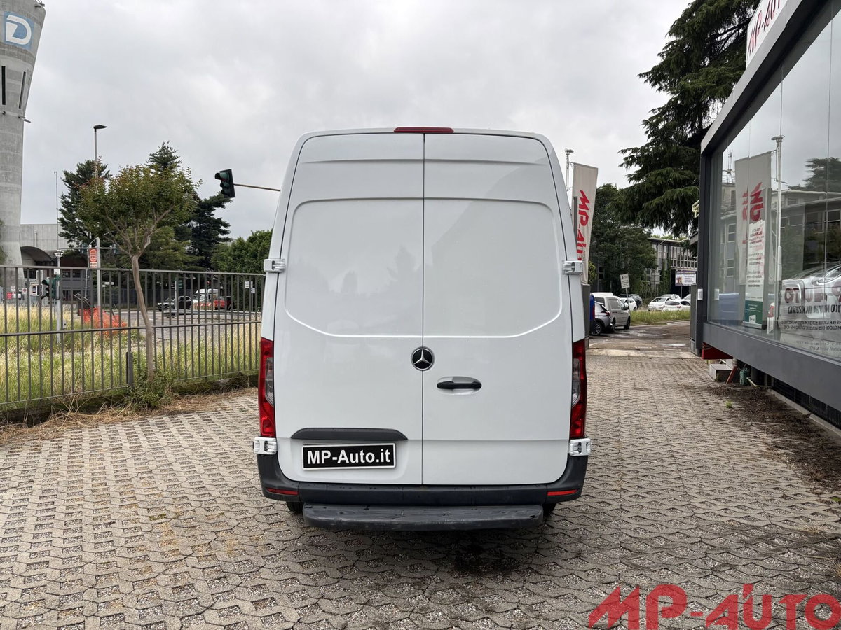 Mercedes-Benz Sprinter K43/35 315 CDI RWD TA Tourer (6)