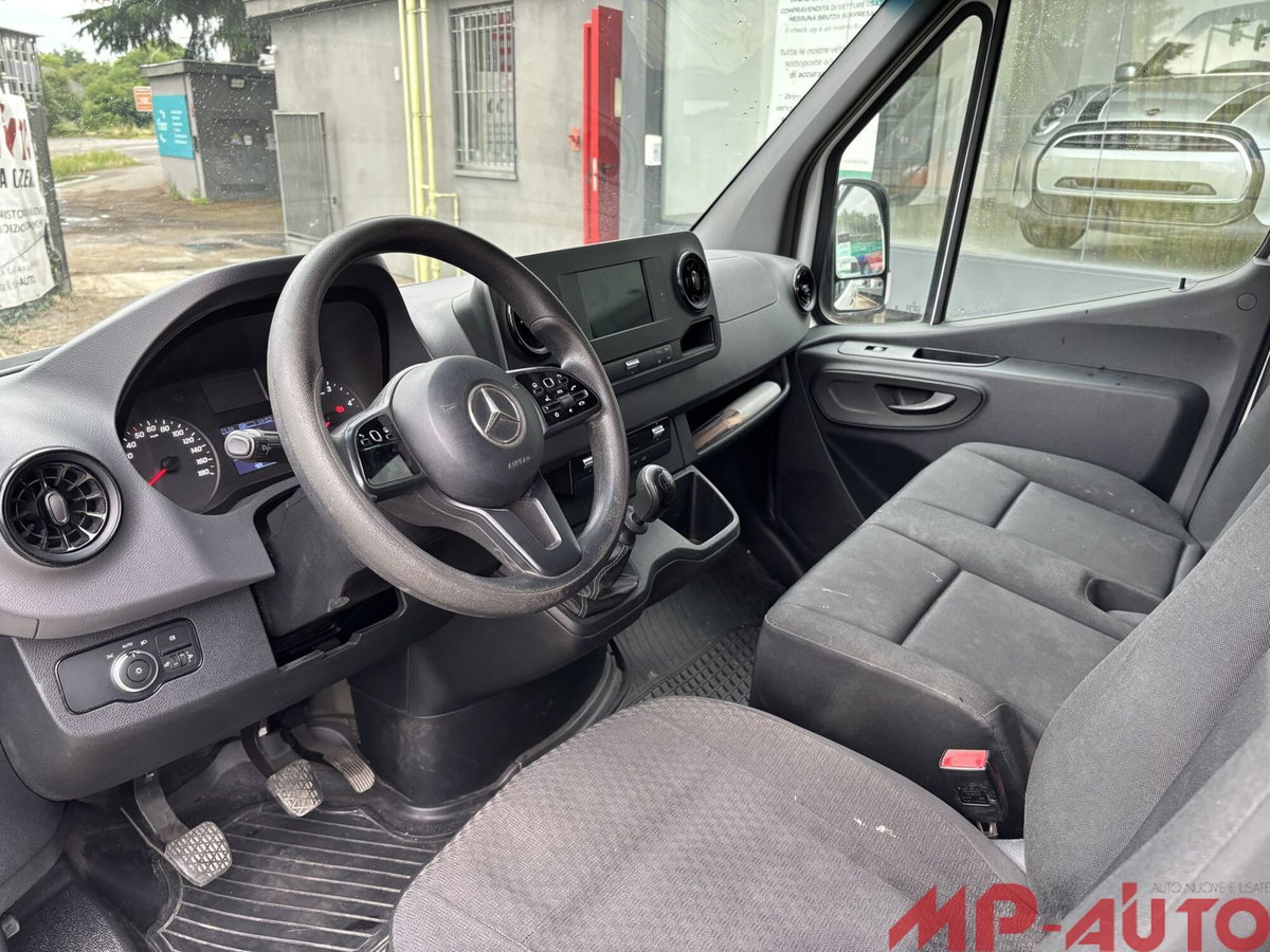Mercedes-Benz Sprinter K43/35 315 CDI RWD TA Tourer (8)