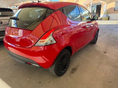 Lancia Ypsilon 1.0 FireFly 5 porte S&S Hybrid Ecochic Silver (7)
