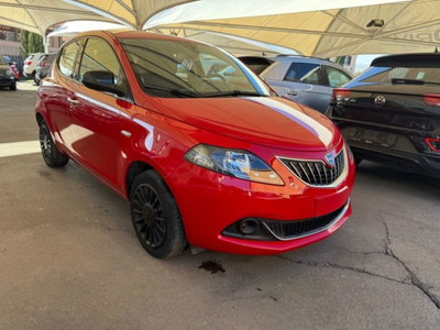 Lancia Ypsilon 1.2 69 CV 5 porte GPL Ecochic Silver (2)
