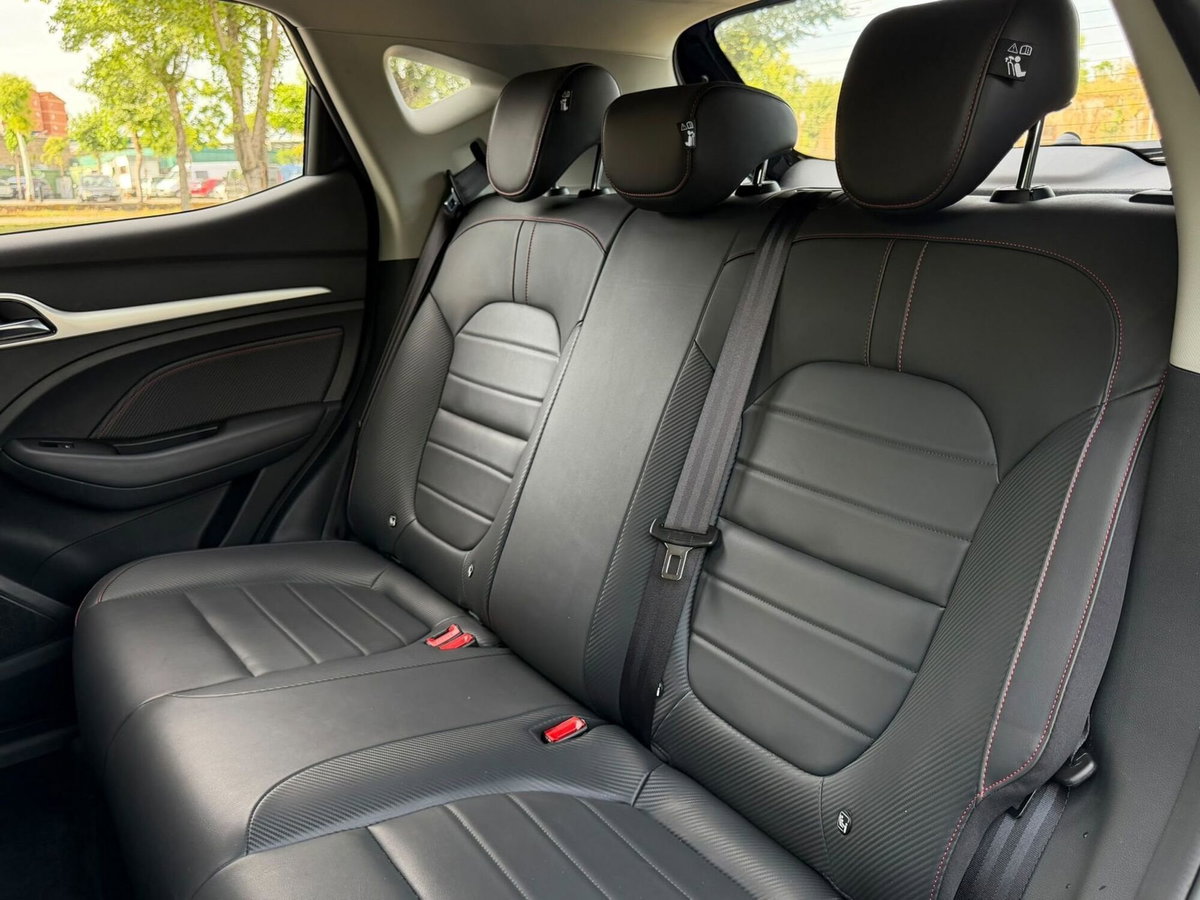 Mg ZS ZS 1.5 Luxury (9)