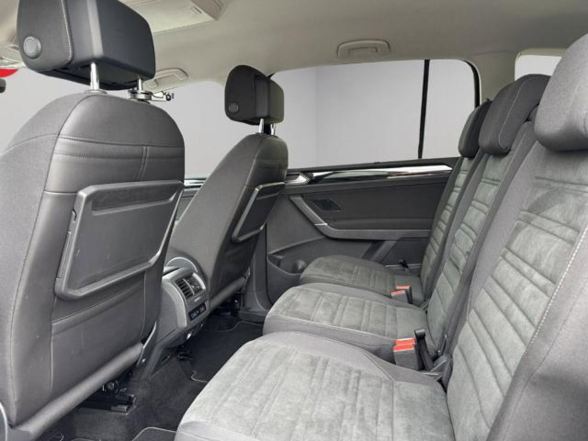 Volkswagen Touran 2.0 TDI 150 CV SCR DSG Executive BlueMotion Tech. (15)