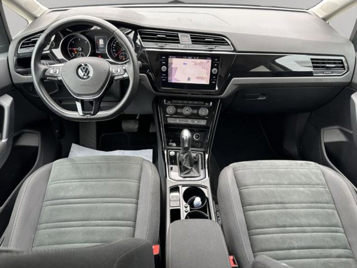 Volkswagen Touran 2.0 TDI 150 CV SCR DSG Executive BlueMotion Tech. (16)