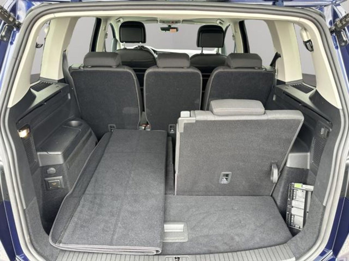 Volkswagen Touran 2.0 TDI 150 CV SCR DSG Executive BlueMotion Tech. (17)
