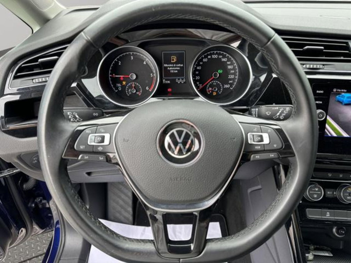 Volkswagen Touran 2.0 TDI 150 CV SCR DSG Executive BlueMotion Tech. (9)