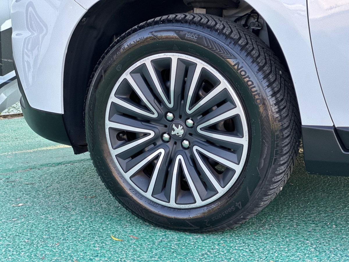 Peugeot 2008 BlueHDi 100 S&S Active (5)