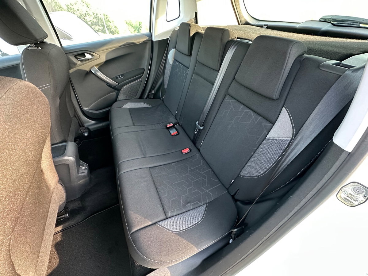 Peugeot 2008 BlueHDi 100 S&S Active (8)