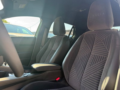 Lancia Ypsilon 1.2 mhev Edizione Limitata Cassina e-dct (11)