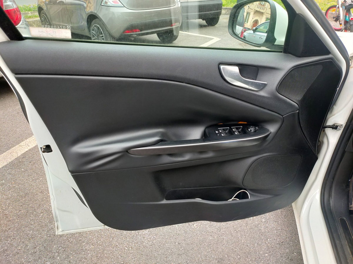 Alfa Romeo Giulietta 1.6 JTDm-2 Progression c/CL (17)