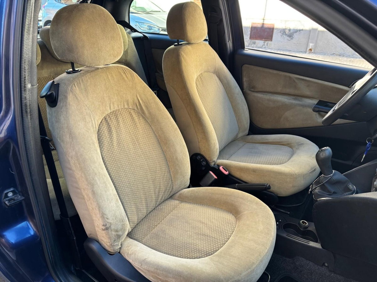 Lancia Ypsilon Multijet 16V Platino (10)