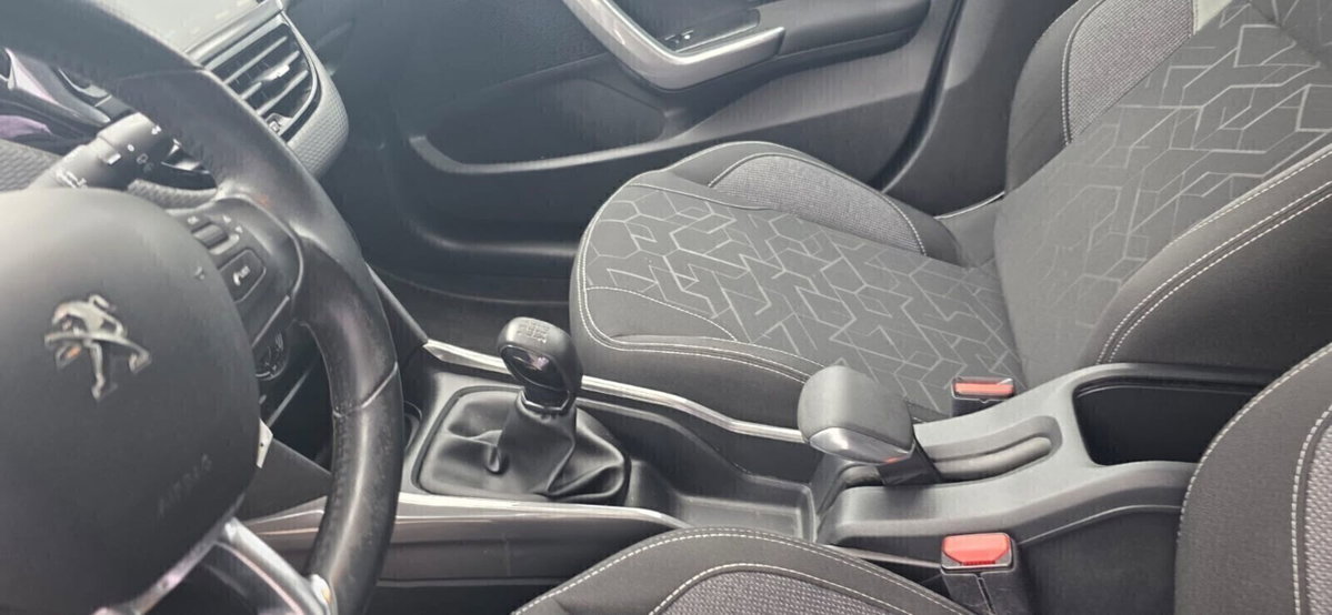 Peugeot 2008 75 Active (10)