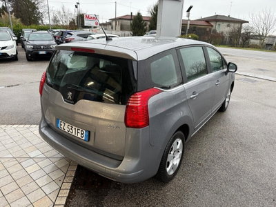Peugeot 5008 1.6 HDi 115CV Business (8)
