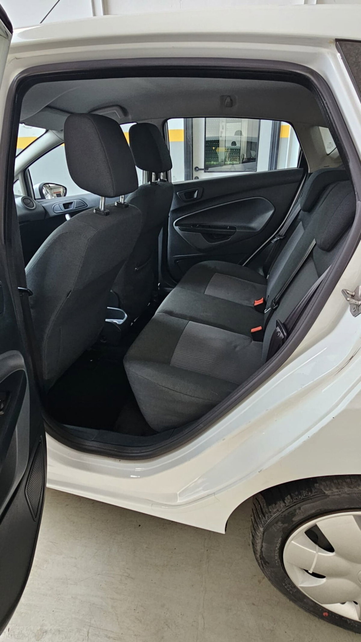 Ford Fiesta Ikon 1.4 5 porte Bz.- GPL (7)