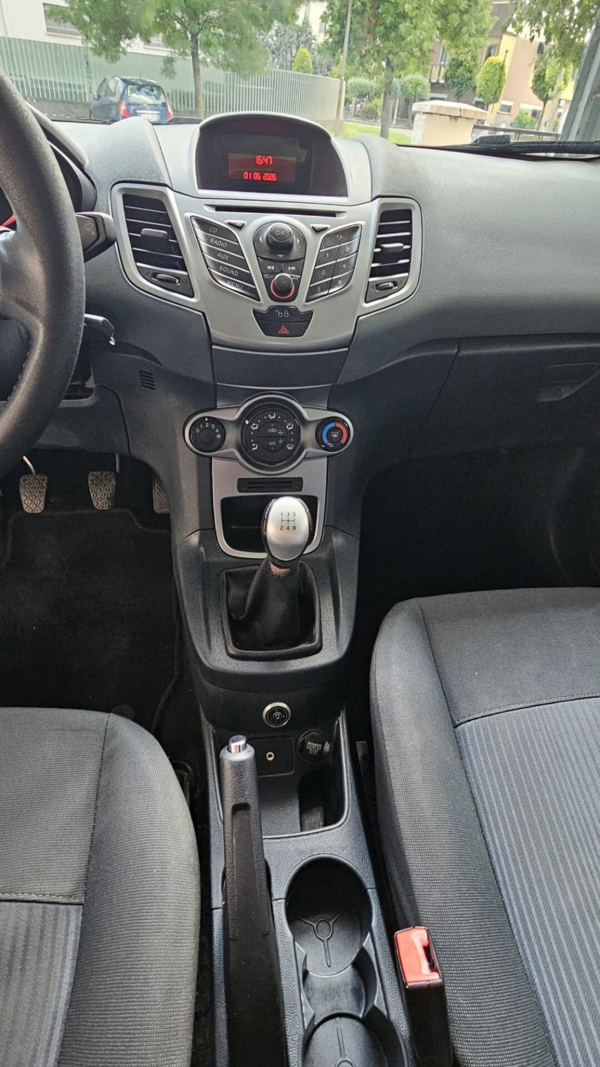 Ford Fiesta Ikon 1.4 5 porte Bz.- GPL (8)