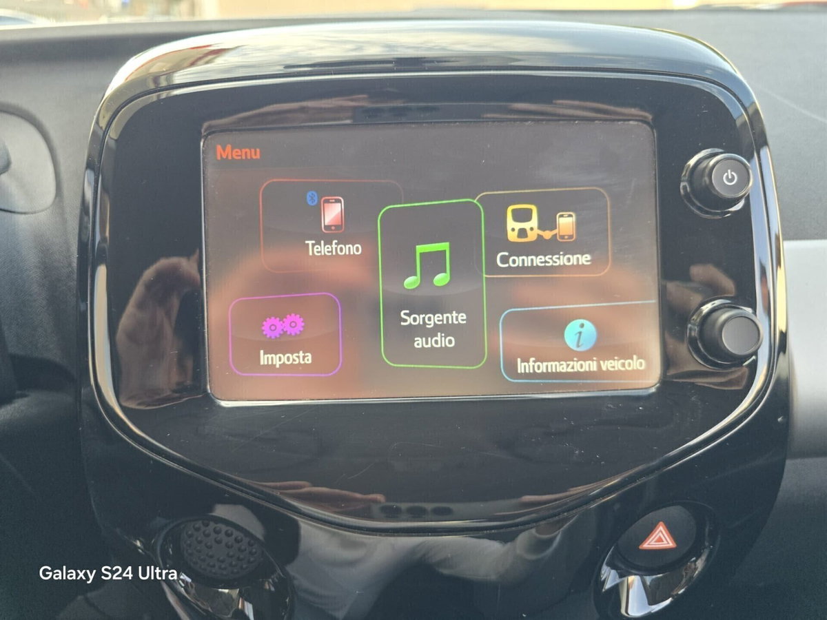 Citroen C1 C1 VTi 72 5 porte Shine (14)