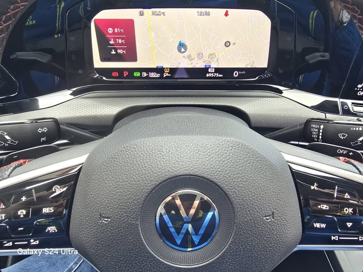 Volkswagen Golf 2.0 TSI R DSG 4Motion (12)