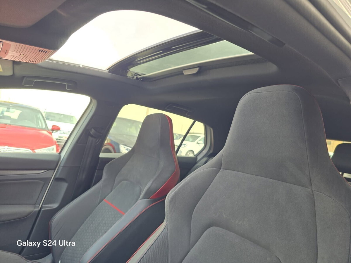 Volkswagen Golf 2.0 TSI R DSG 4Motion (13)