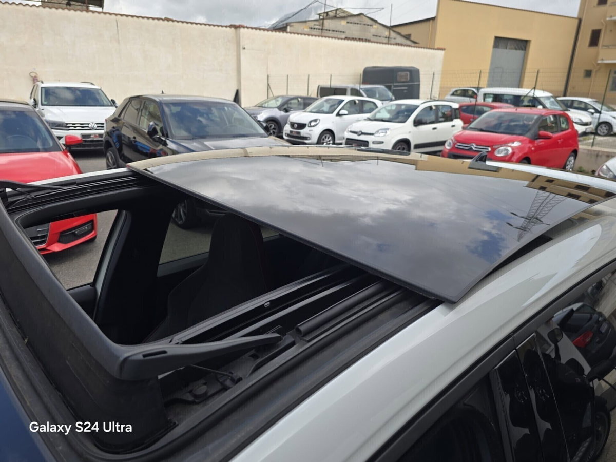Volkswagen Golf 2.0 TSI R DSG 4Motion (17)