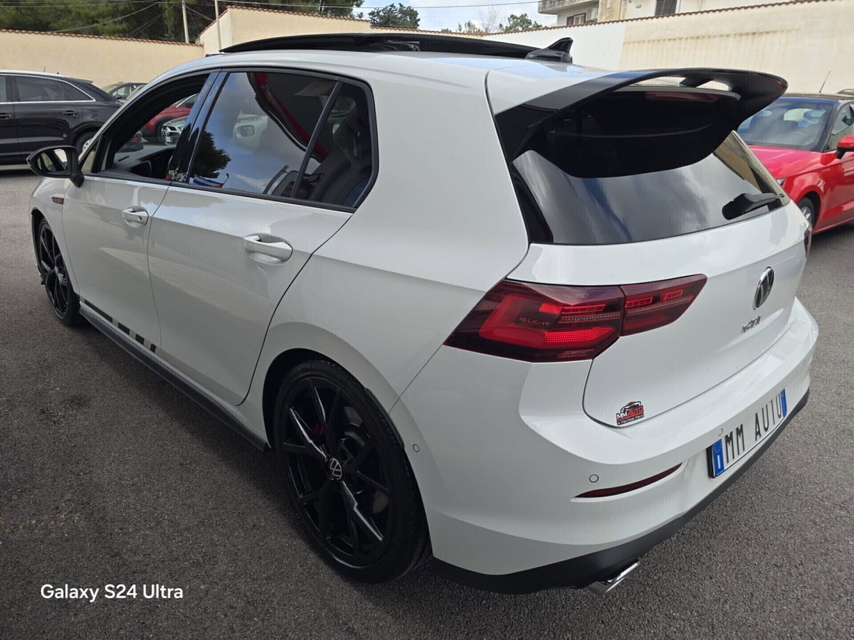 Volkswagen Golf 2.0 TSI R DSG 4Motion (2)