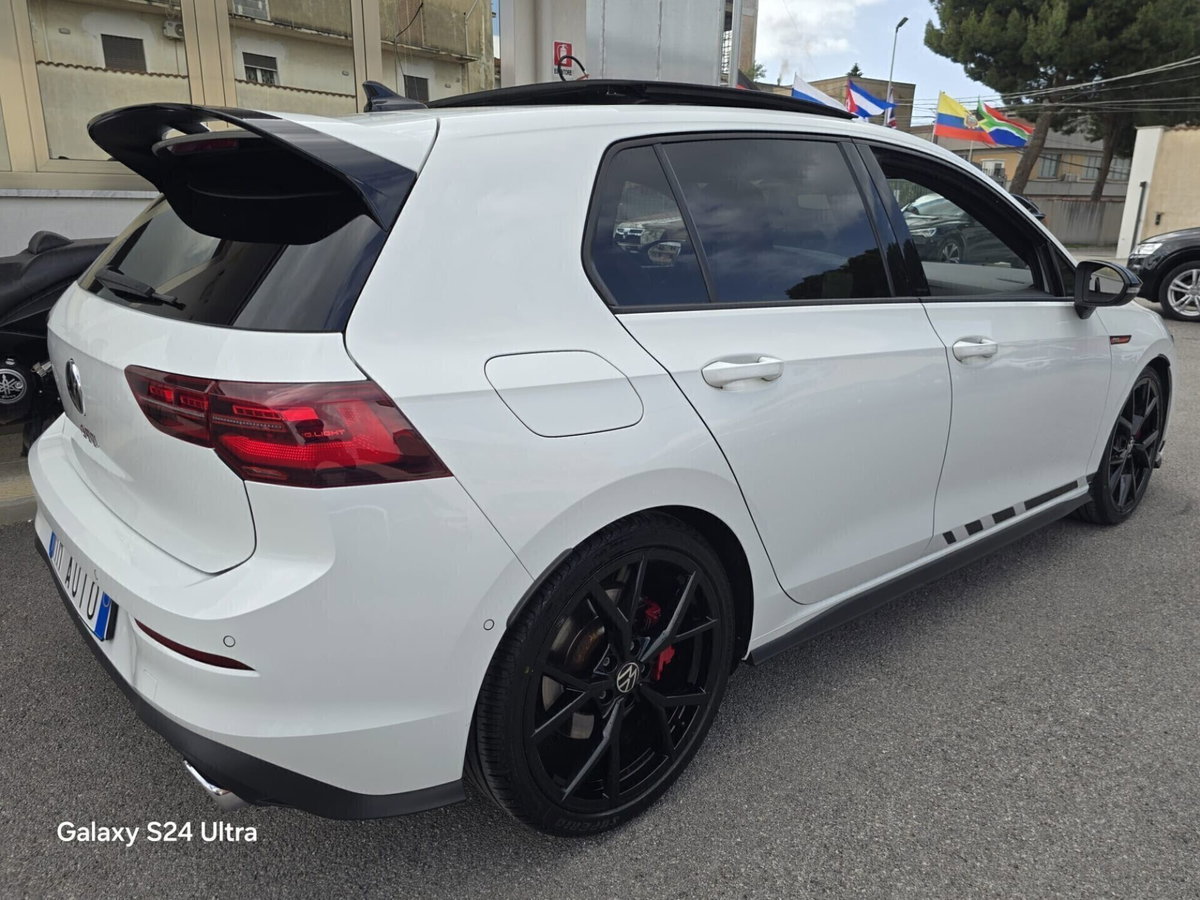 Volkswagen Golf 2.0 TSI R DSG 4Motion (4)