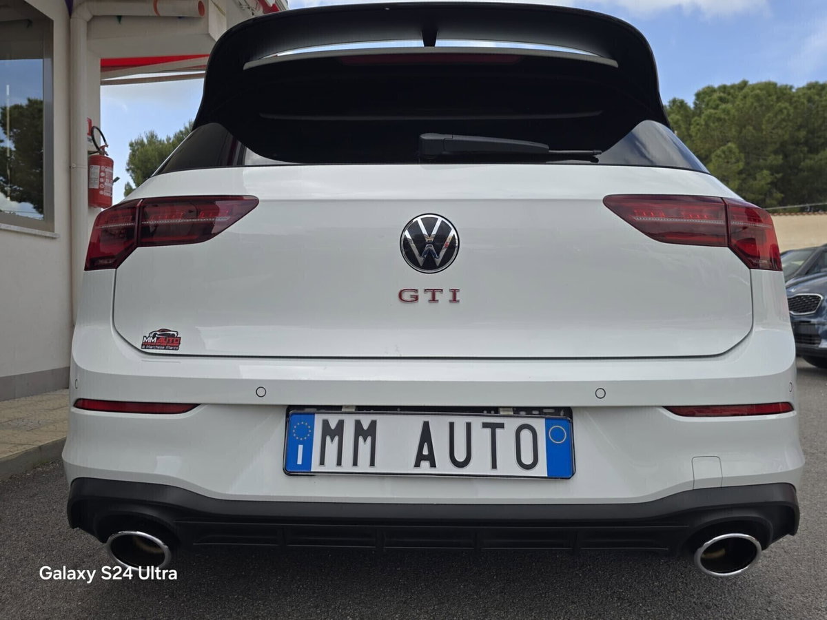 Volkswagen Golf 2.0 TSI R DSG 4Motion (5)