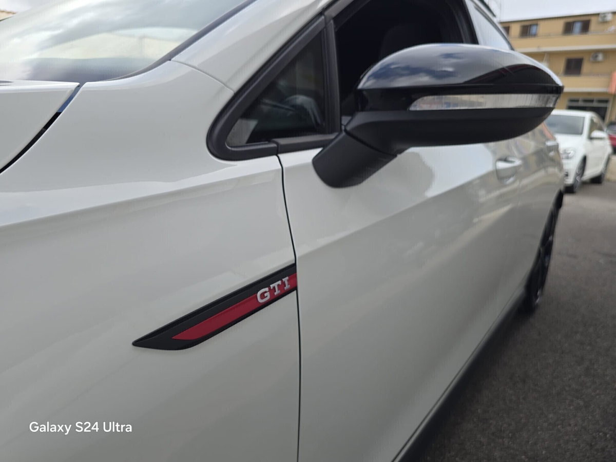 Volkswagen Golf 2.0 TSI R DSG 4Motion (7)