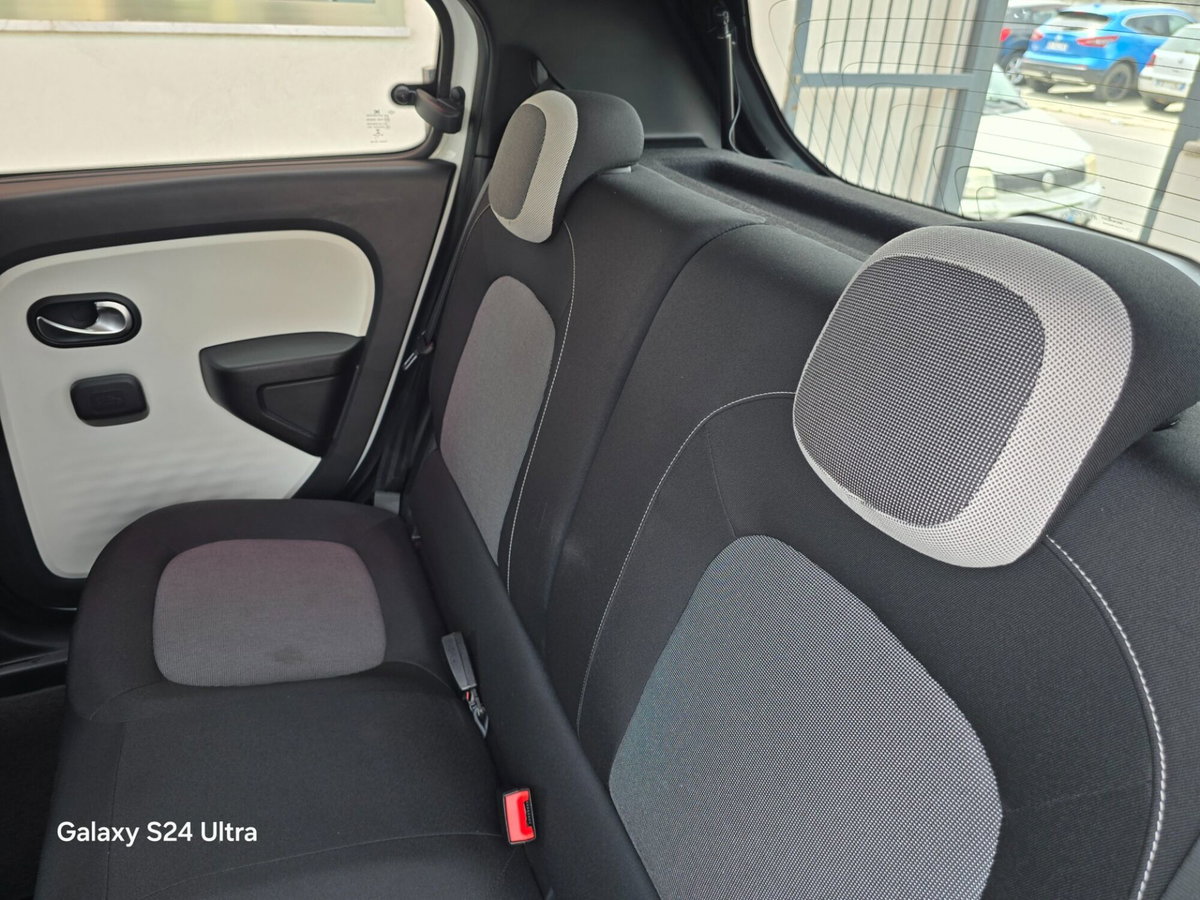Renault Twingo SCe 65 CV Signature (11)