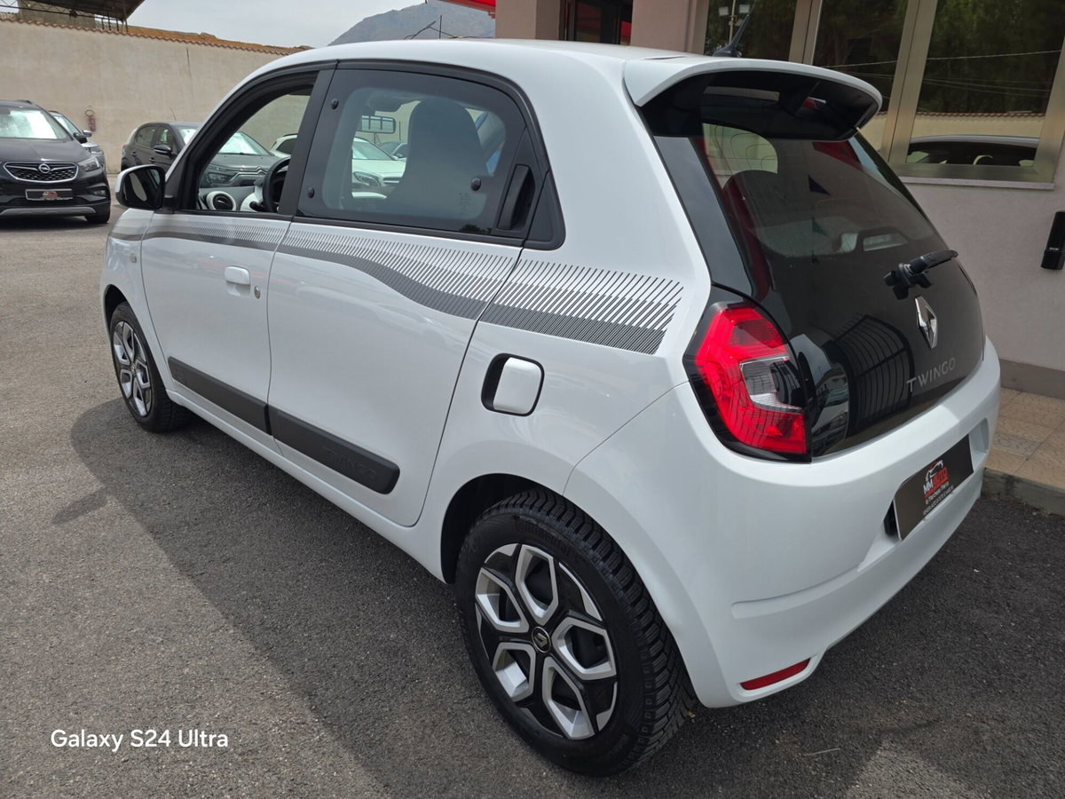 Renault Twingo SCe 65 CV Signature (4)