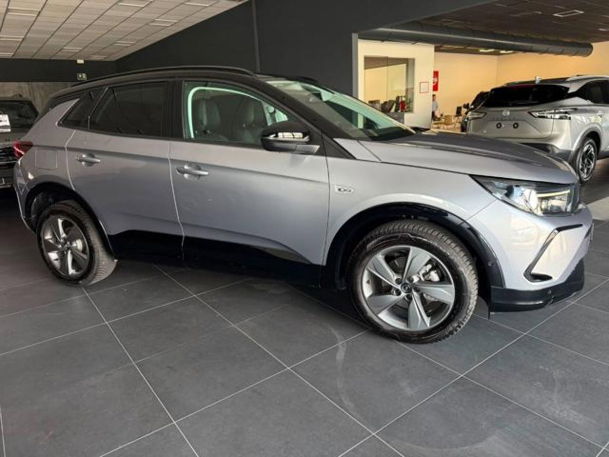 Opel Grandland 1.5 diesel Ecotec aut. GS Line (2)