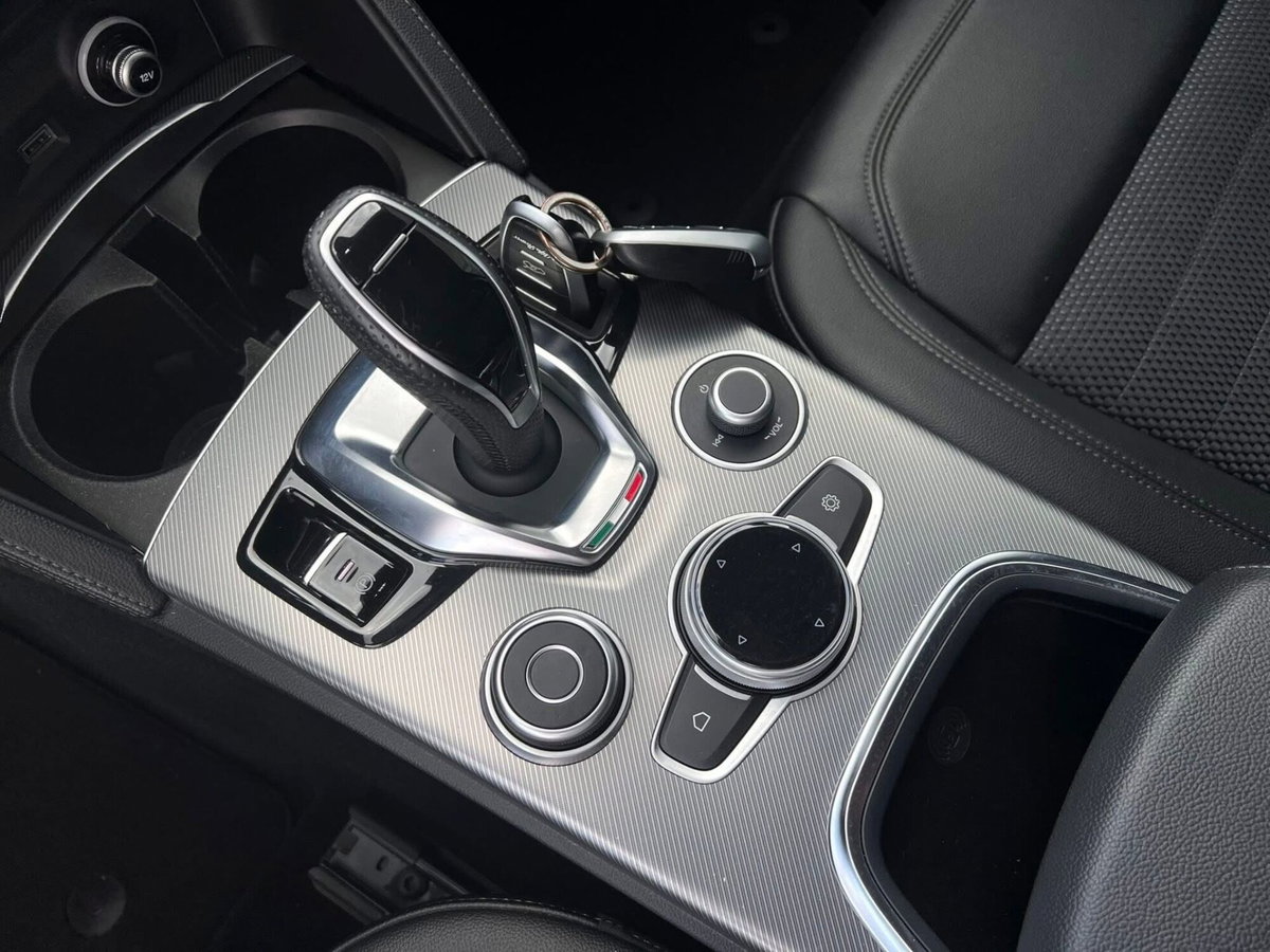 Alfa Romeo Stelvio Stelvio 2.2 Turbodiesel 190 CV AT8 Q4 Sprint (11)