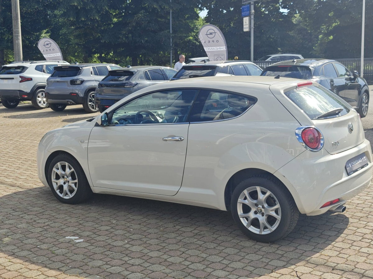 Alfa Romeo MiTo 1.3 JTDm 95 CV S&S (4)