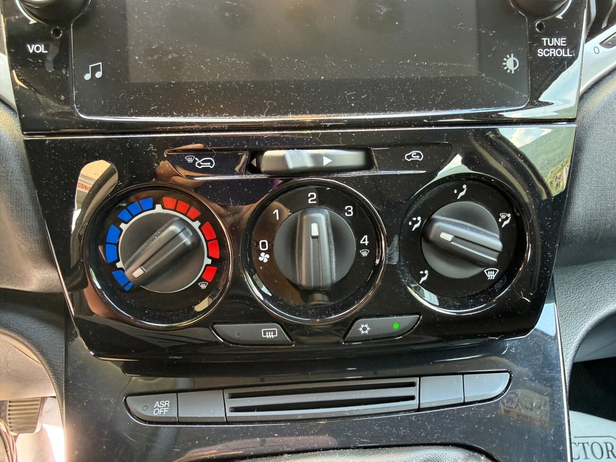 Lancia Ypsilon 1.0 FireFly 5 porte S&S Hybrid Ecochic Gold (10)