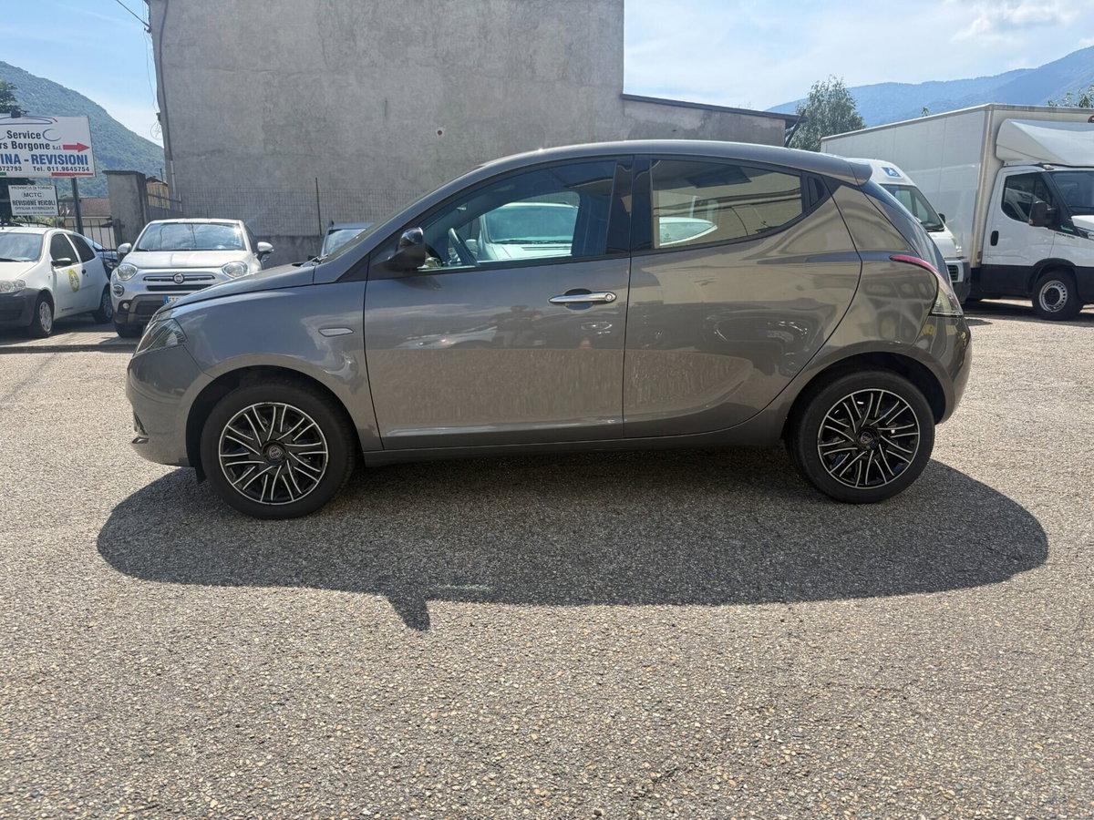 Lancia Ypsilon 1.0 FireFly 5 porte S&S Hybrid Ecochic Gold (6)