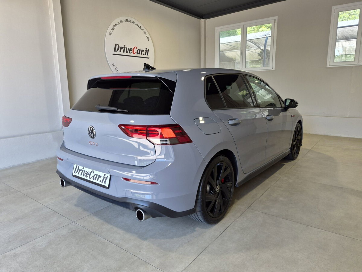 Volkswagen Golf 2.0 TSI GTI (10)