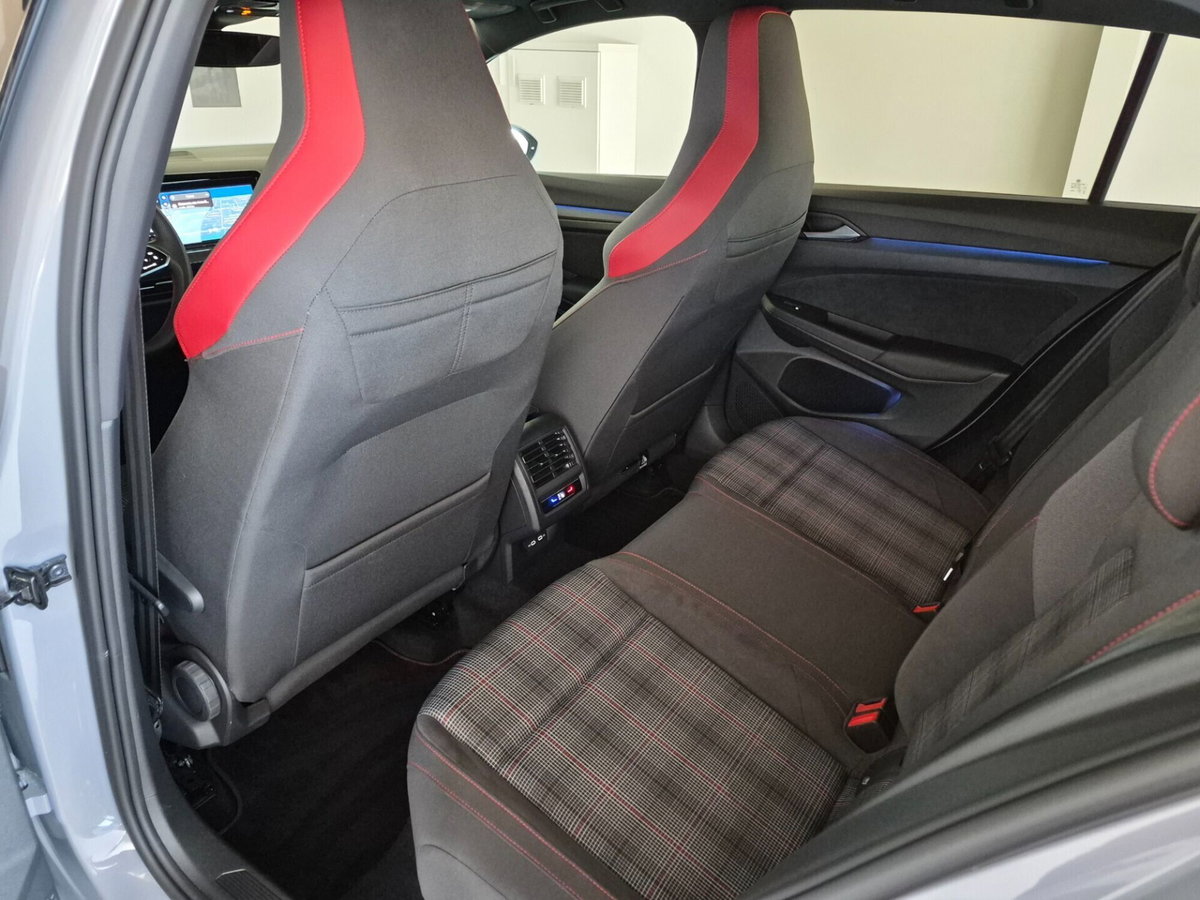 Volkswagen Golf 2.0 TSI GTI (15)