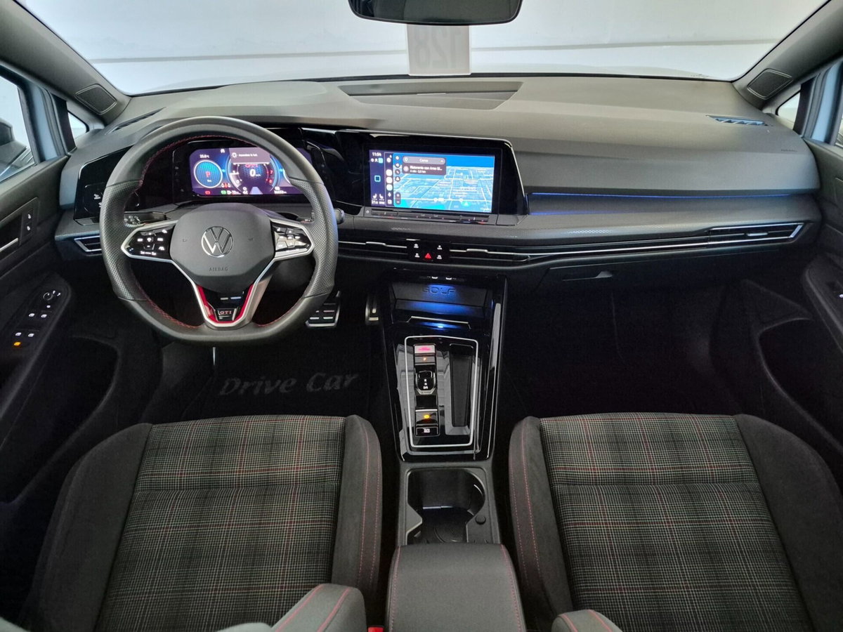 Volkswagen Golf 2.0 TSI GTI (2)