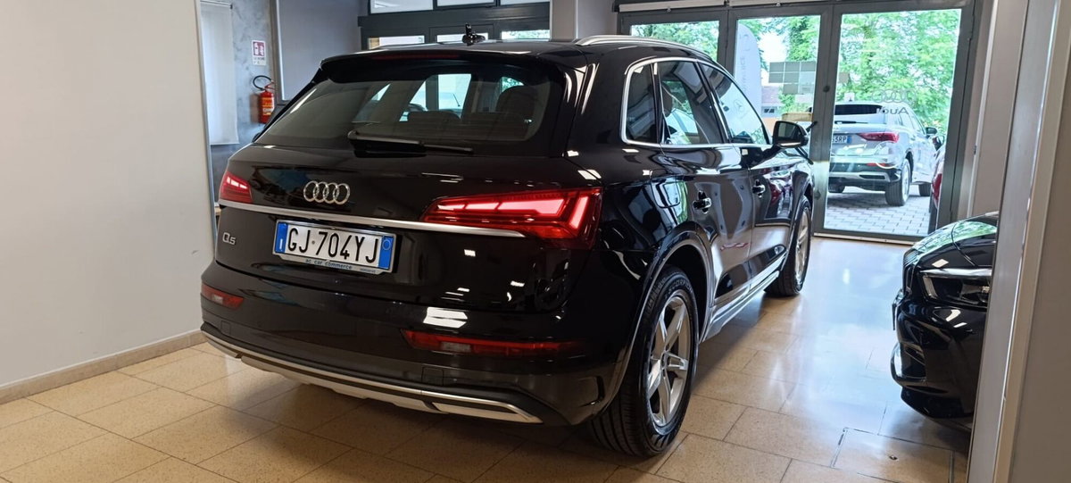 Audi Q5 35 TDI S tronic Business Advanced (4)