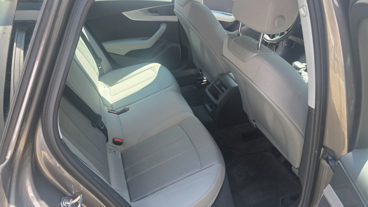 Audi A4 Avant 35 TFSI S tronic Business (12)