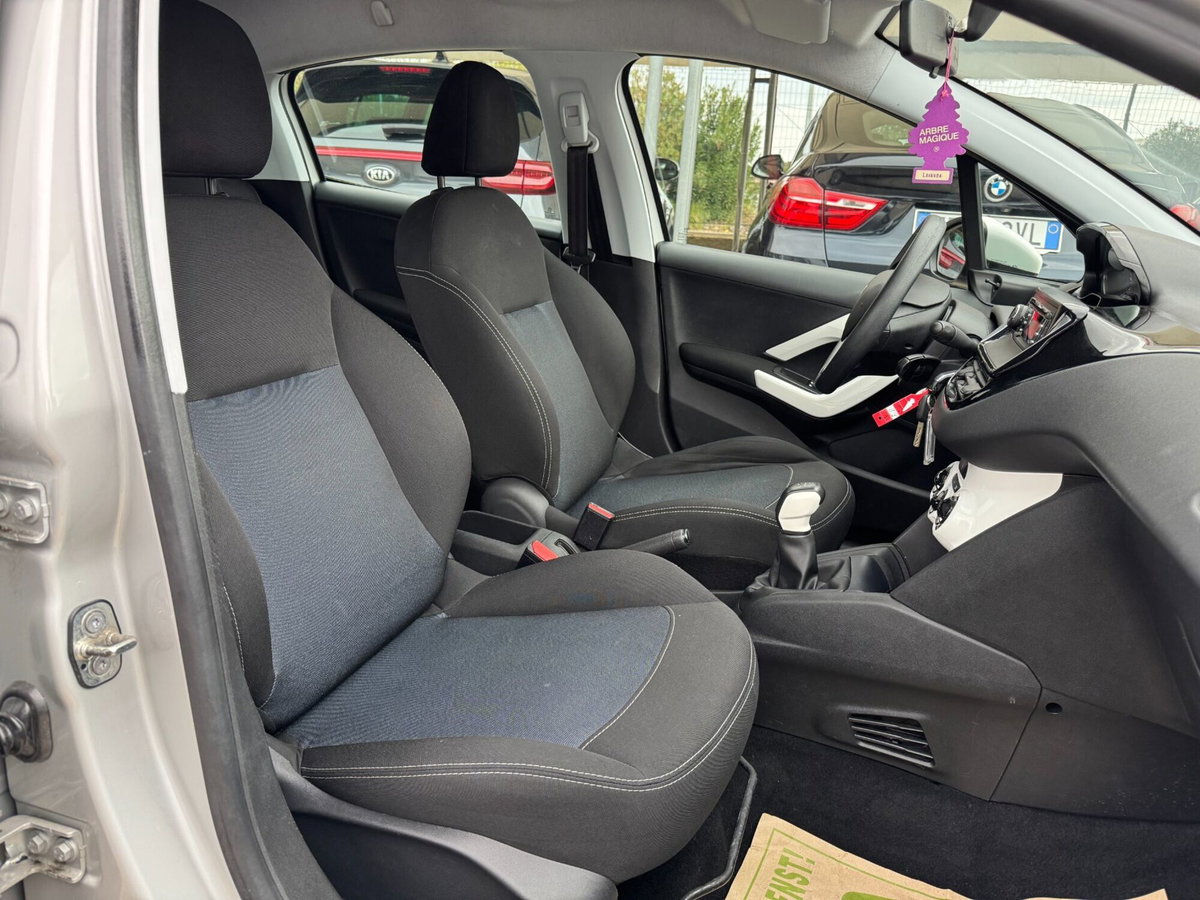Peugeot 208 82 5 porte Active (9)
