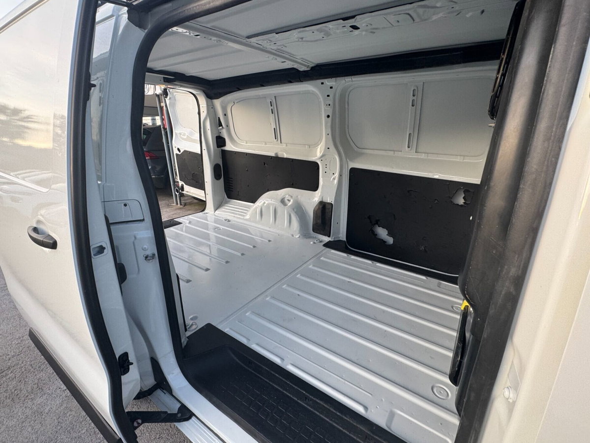 Toyota Proace Verso Verso 2.0D 150 CV L1 D Lounge (10)