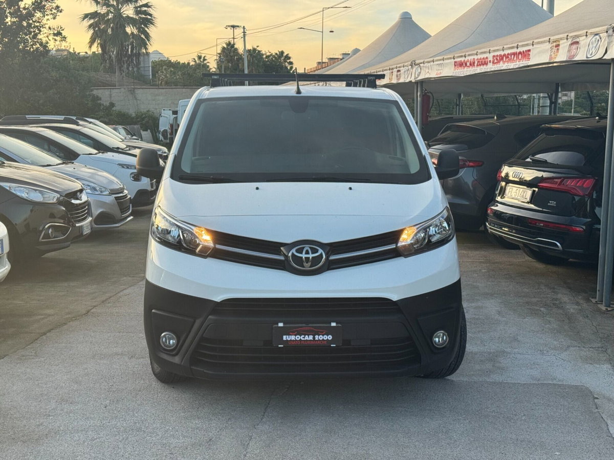 Toyota Proace Verso Verso 2.0D 150 CV L1 D Lounge (2)