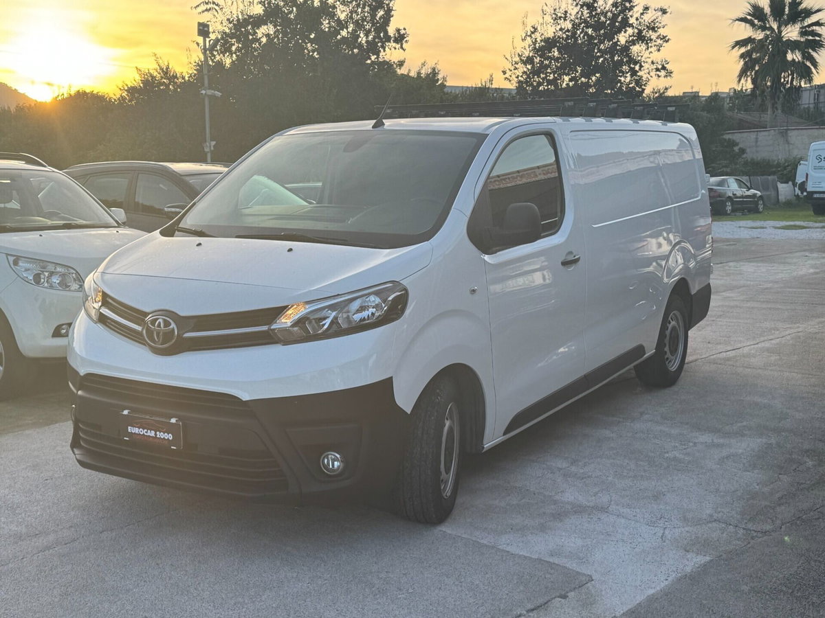Toyota Proace Verso Verso 2.0D 150 CV L1 D Lounge (3)