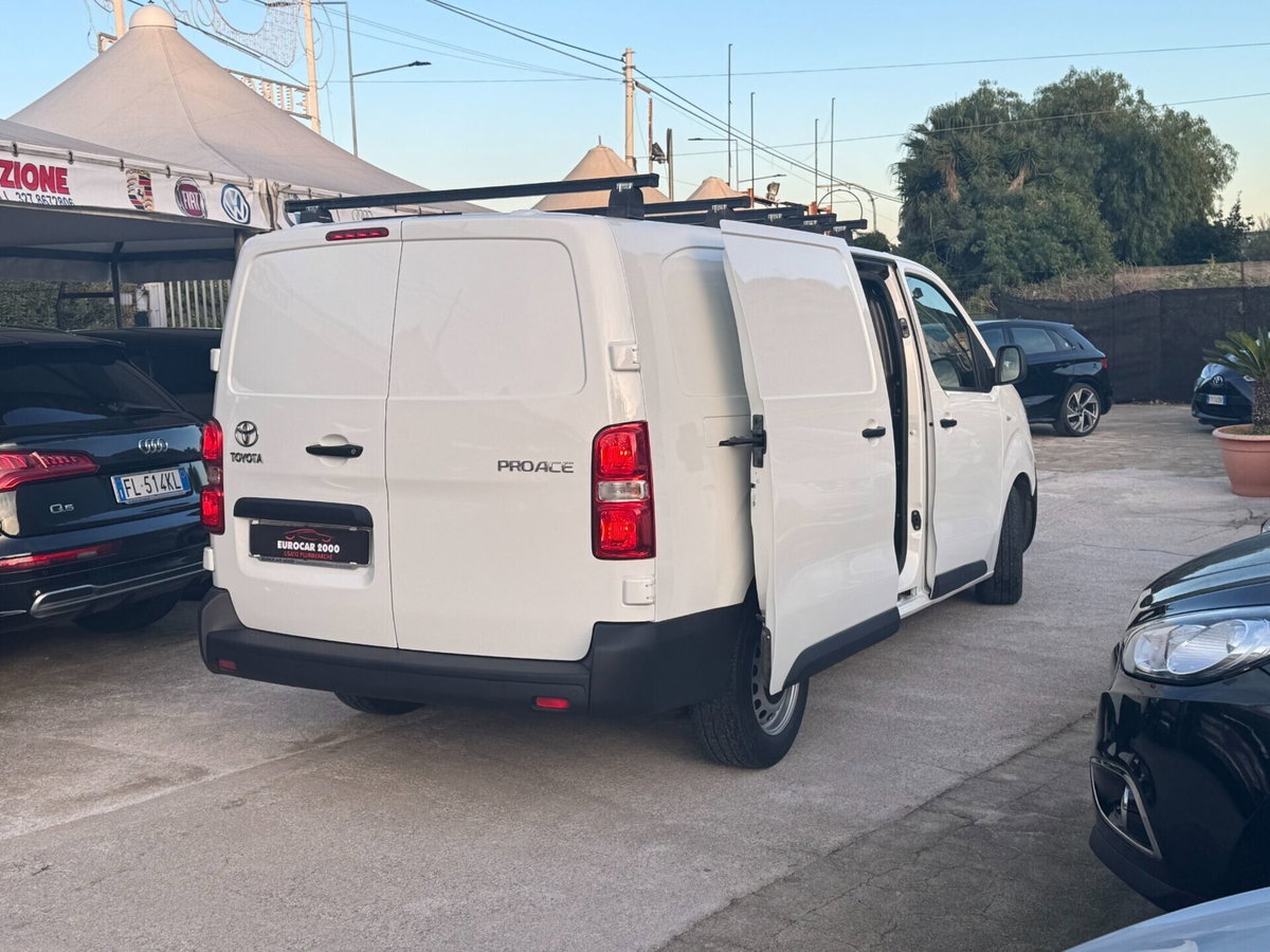 Toyota Proace Verso Verso 2.0D 150 CV L1 D Lounge (4)
