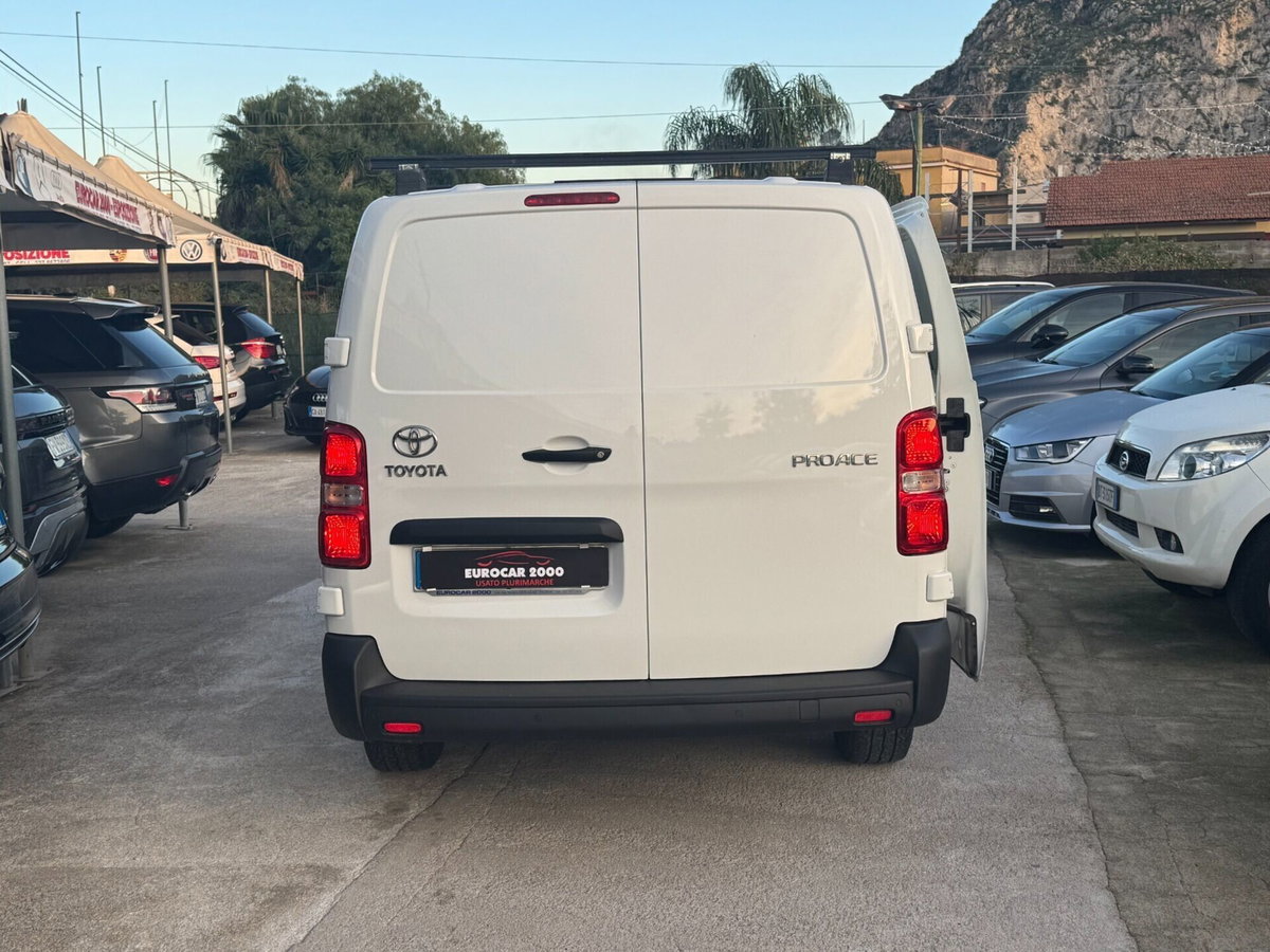 Toyota Proace Verso Verso 2.0D 150 CV L1 D Lounge (5)