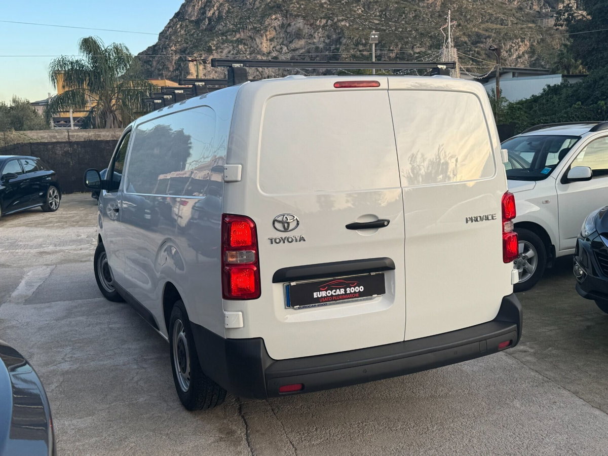 Toyota Proace Verso Verso 2.0D 150 CV L1 D Lounge (6)