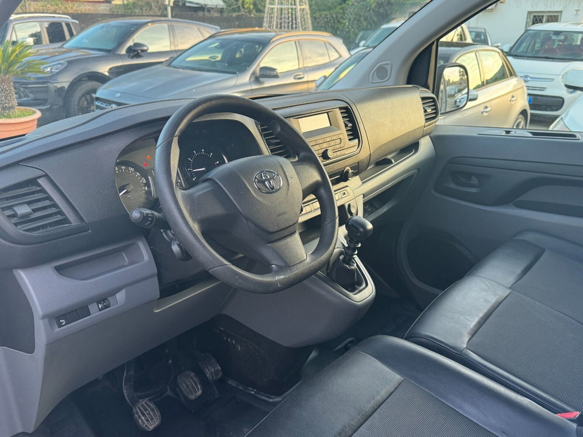 Toyota Proace Verso Verso 2.0D 150 CV L1 D Lounge (8)