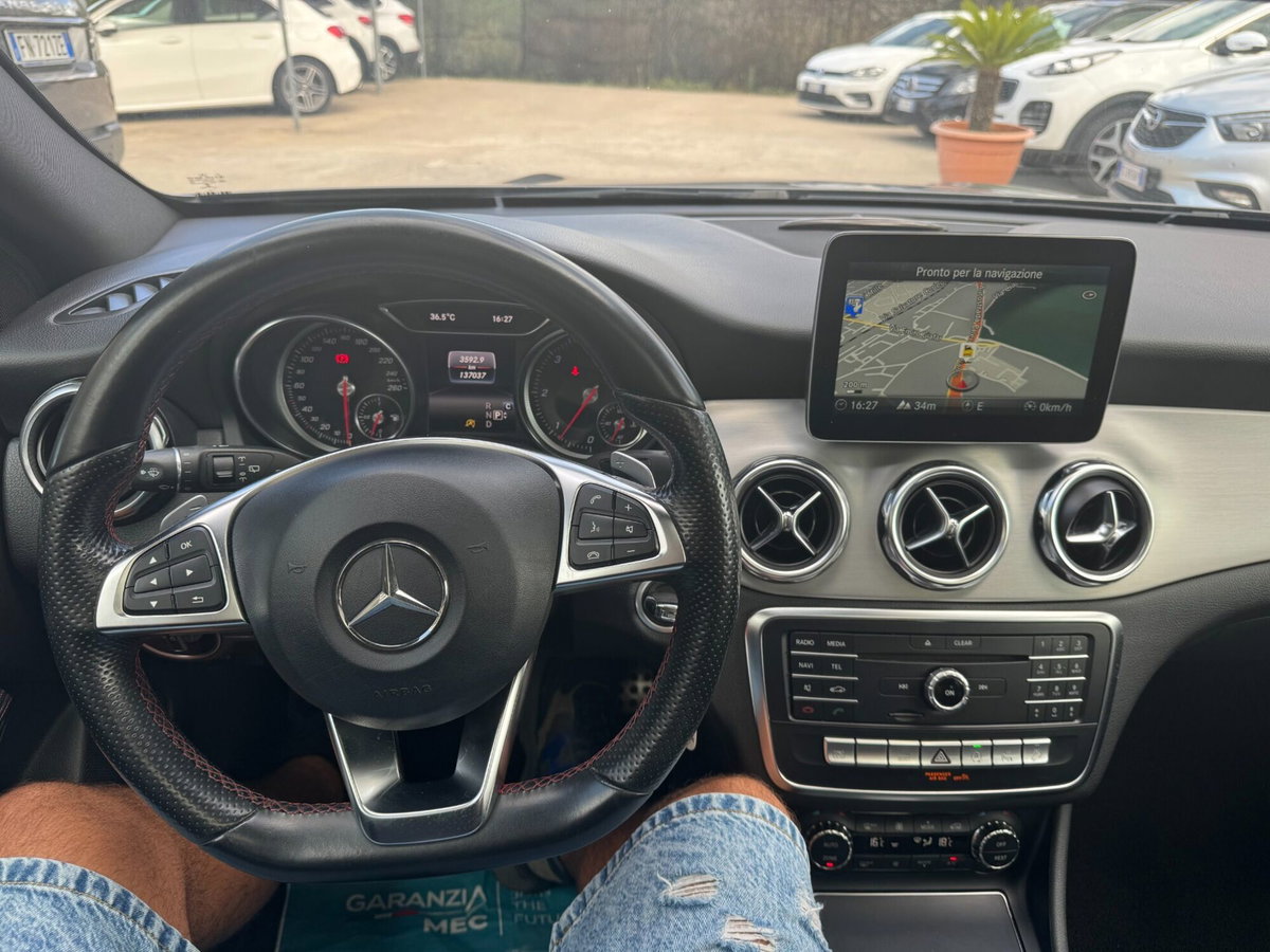 Mercedes-Benz GLA SUV 200 d Premium (15)