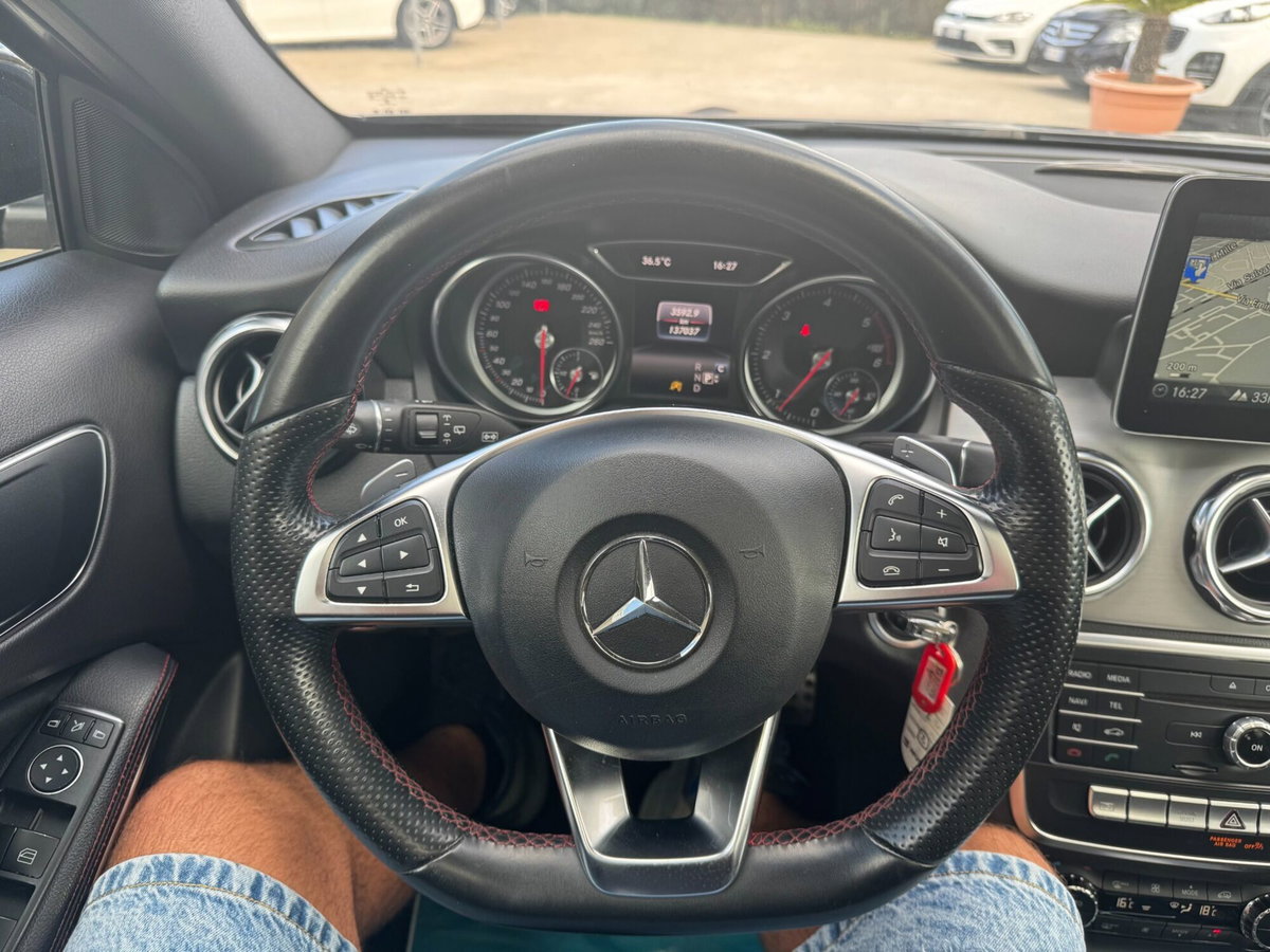 Mercedes-Benz GLA SUV 200 d Premium (16)