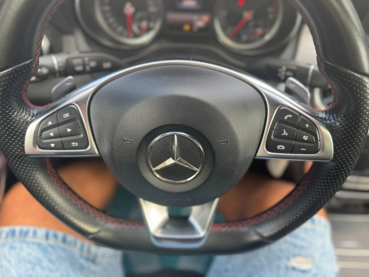 Mercedes-Benz GLA SUV 200 d Premium (17)